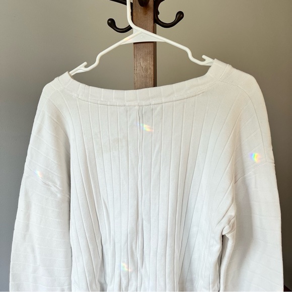 White cropped high low long sleeve - Picture 2 of 2